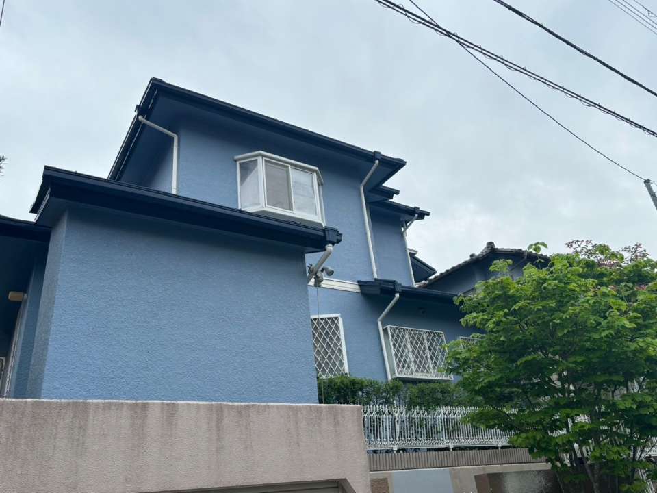 仮枠屋と塗装屋　ニュースキン製品 外壁・屋根塗装】カビ汚れに優れた外壁塗装!!フッ素並みの耐久性のある