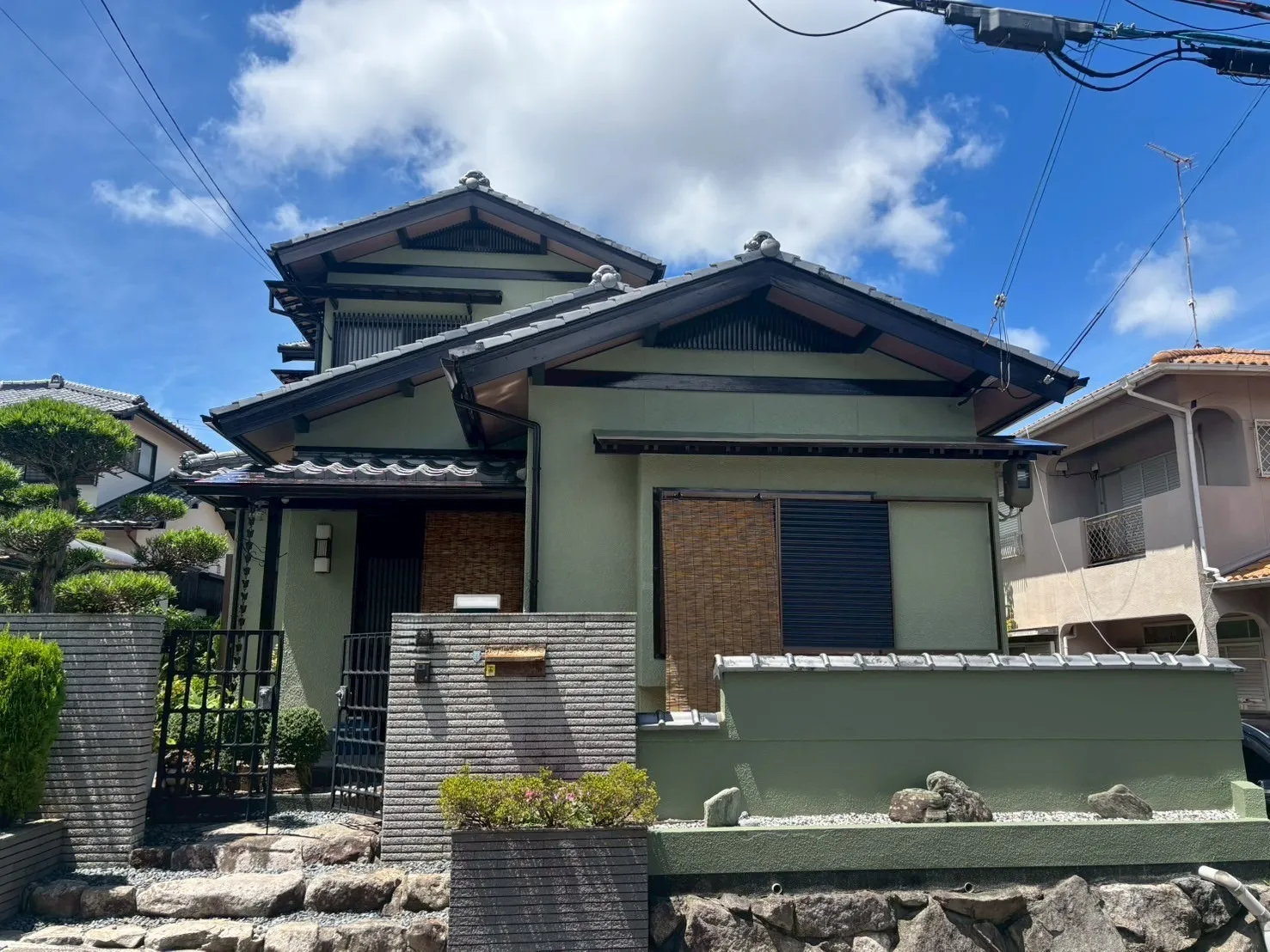 【外壁・屋根塗装】前回塗装から18年経過のお住まいを「超高耐久塗料」で守る。コストを抑えて長持ちさせる賢い選択（神戸市北区）