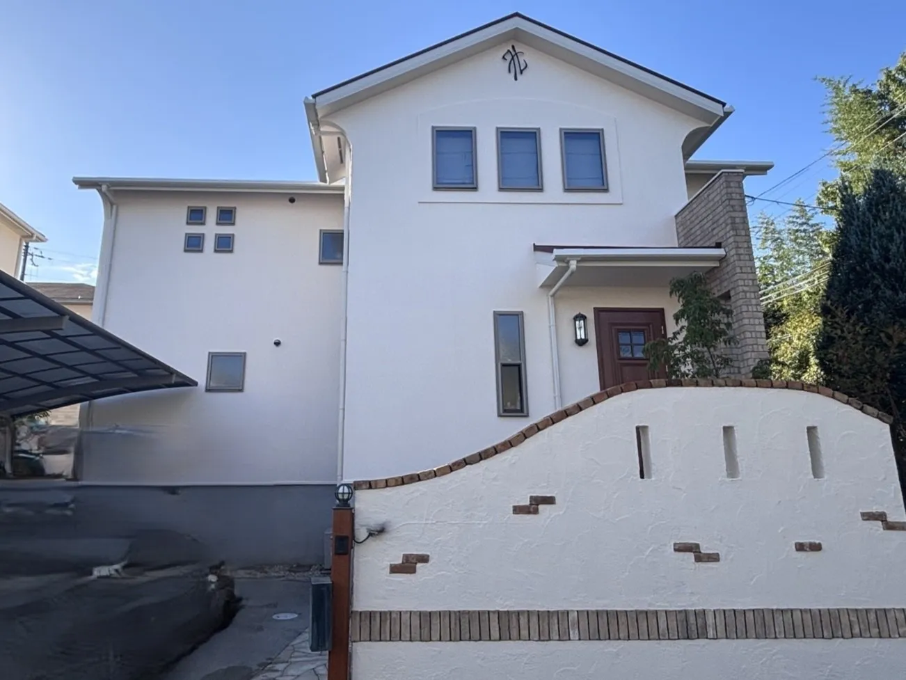 【外壁・屋根塗装】自然豊かな環境だからこその選択。機能性塗料でカビ・コケを寄せ付けない築19年目の外壁リフォーム（神戸市北区）