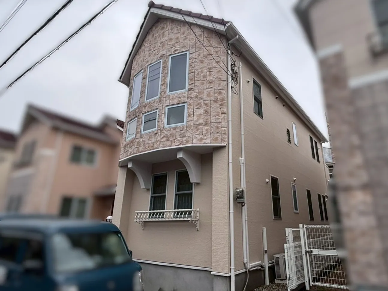 【外壁塗装】築24年で初めての外壁塗り替え!壁のひび割れと目地の傷みを徹底的に直して、新築のときのような美しさを再現!