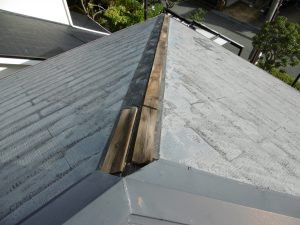 屋根は塗装だけで大丈夫？