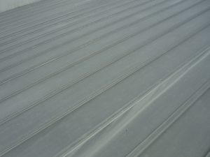 トタン屋根の耐用年数はどれくらい？塗装をするべきサインとは？