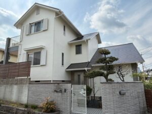 ✨NEW✨【外壁・屋根塗装】白色の壁にコーヒーブラウンの屋根で落ち着いた印象に【神戸市北区】